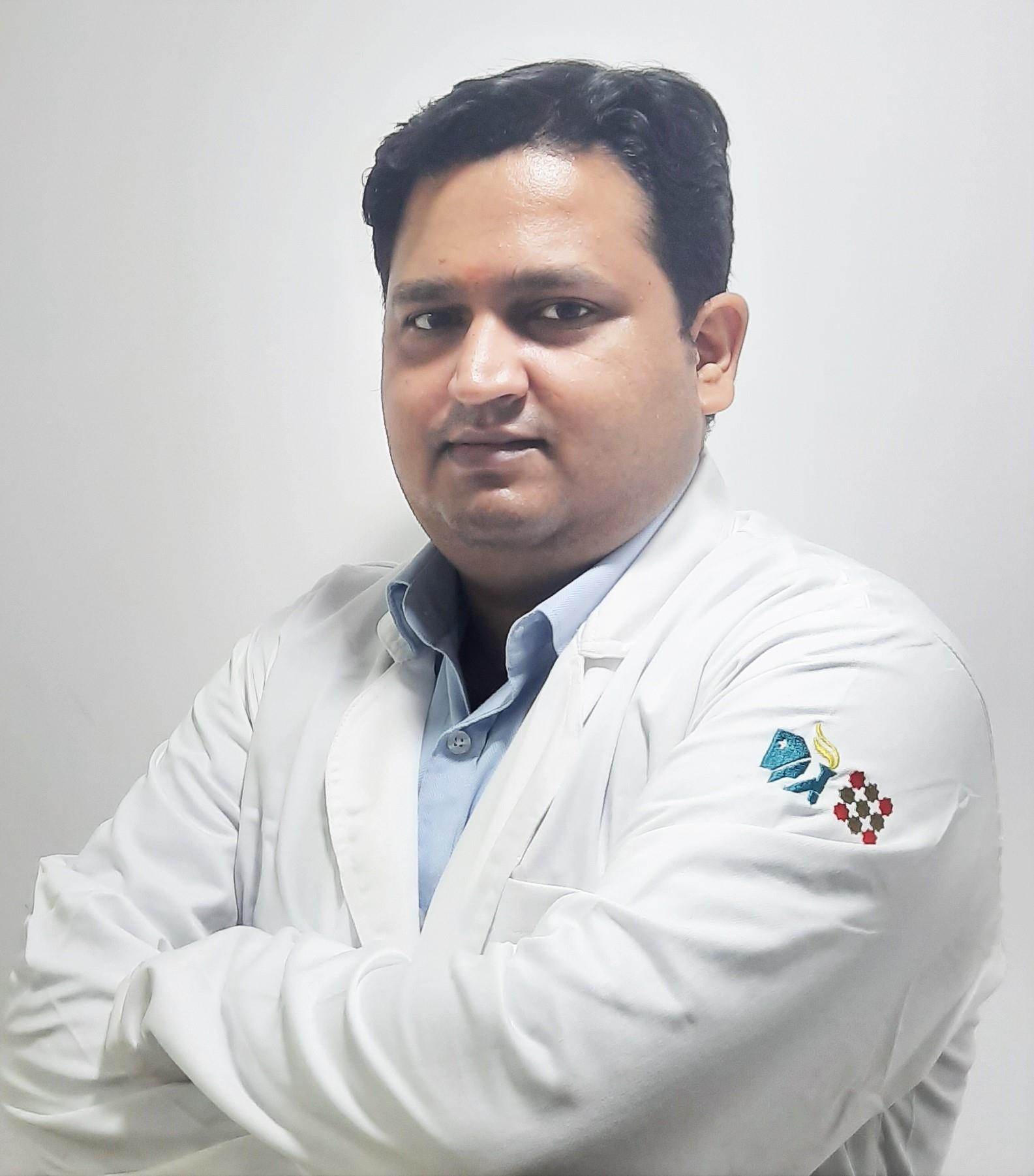Dr. Saket Pandey - Best Radiation Oncologist